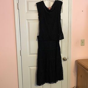 Skirt and blouse by Bandolino. Size medium. Very sexy.